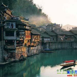 【長沙往返路線1】張家界、鳳凰古城、天子山、黃龍洞三晚四日游